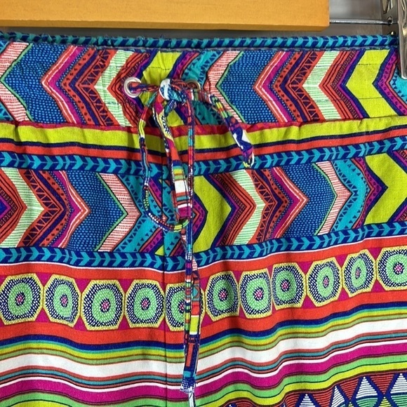 Esqualo Geometric Print Shorts Size X-Small 3” Inseam Colourful Fun Boho - Picture 3 of 10